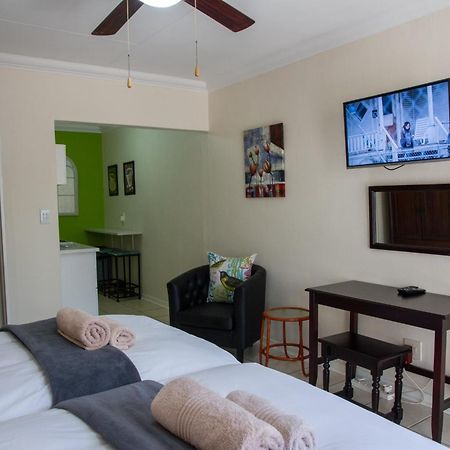 Appartamento Sunshine Self Catering Mbombela Esterno foto