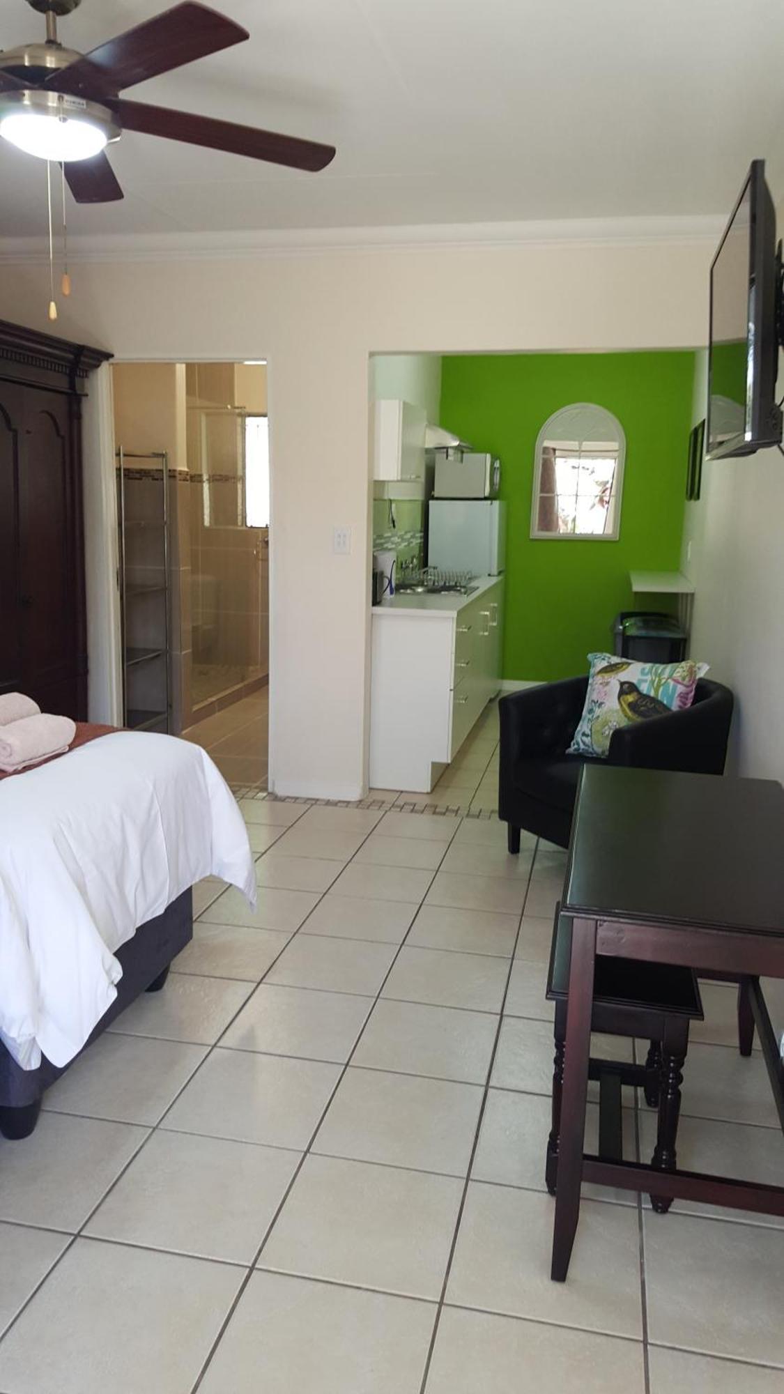 Appartamento Sunshine Self Catering Mbombela Esterno foto