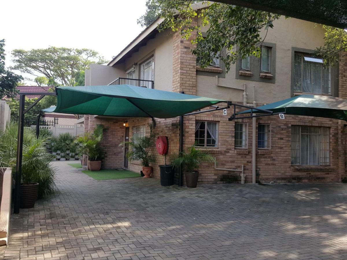 Appartamento Sunshine Self Catering Mbombela Esterno foto