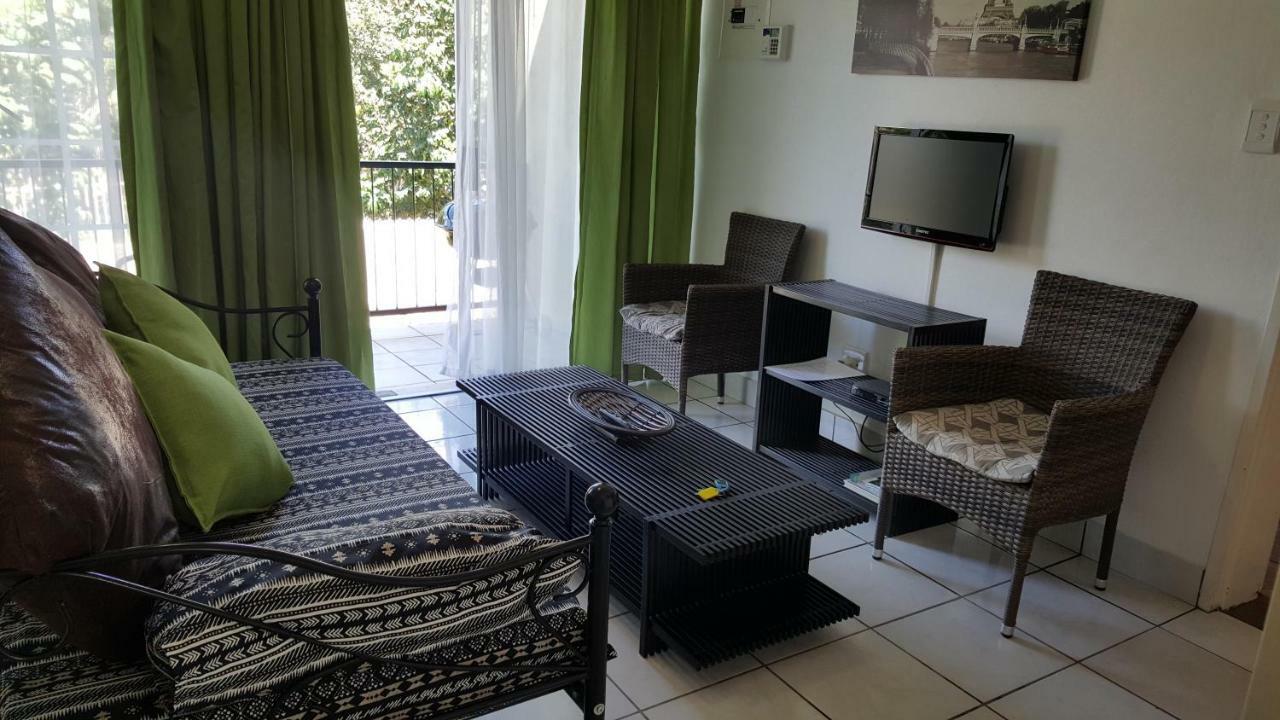 Appartamento Sunshine Self Catering Mbombela Esterno foto